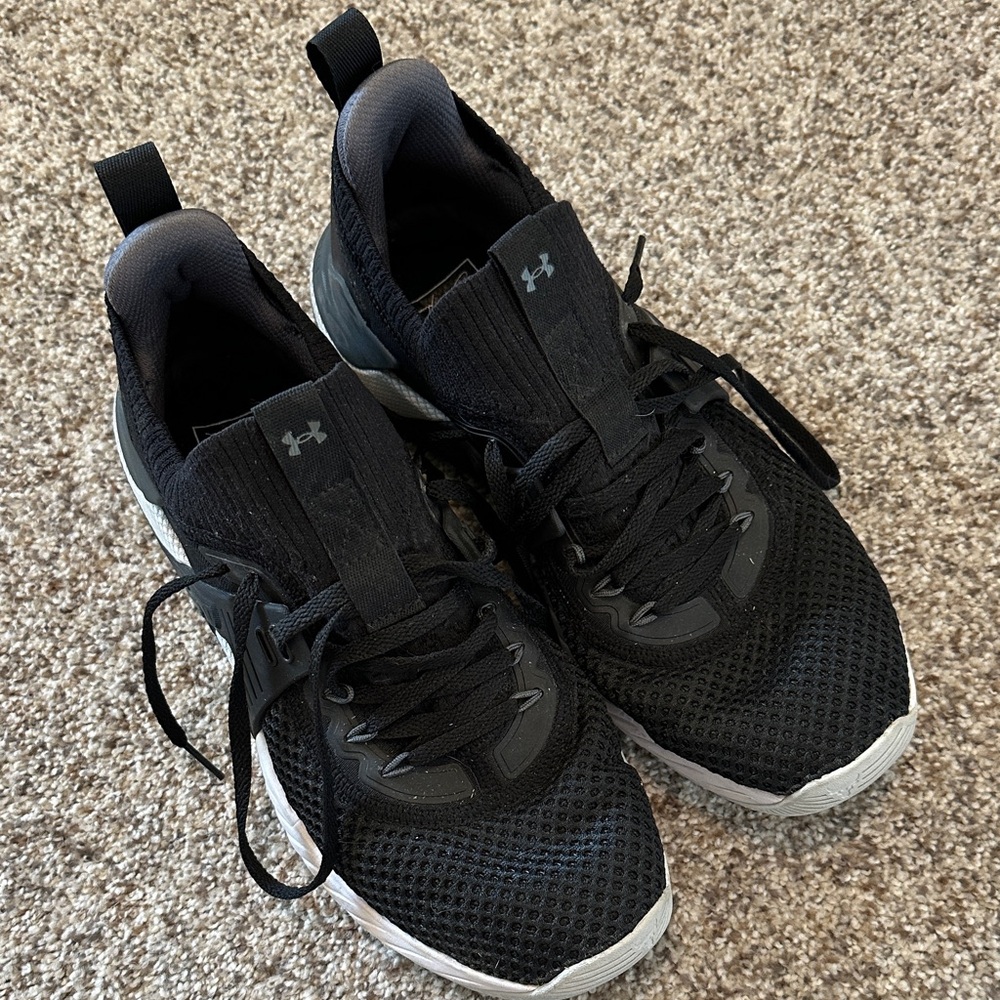 Under Armour Men's Black and Gray Athletic Shoes
